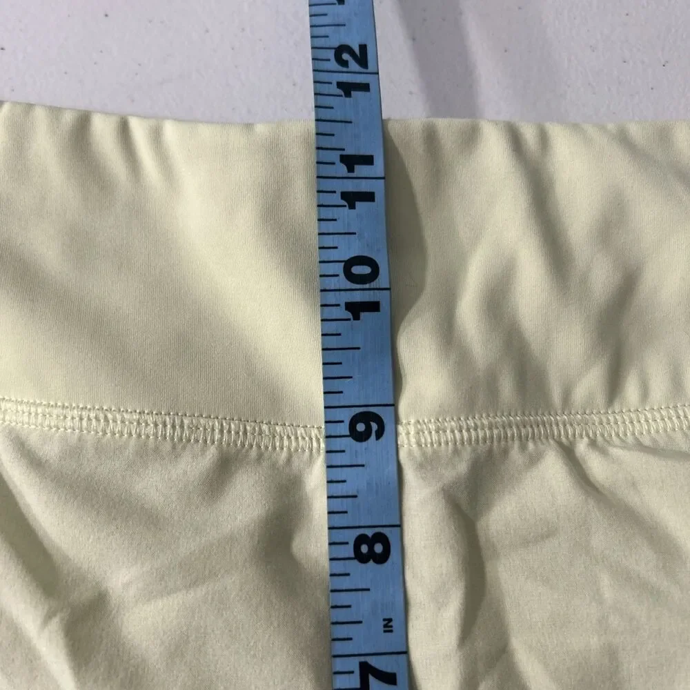 Athleta Shorts Womens Medium Green‎ Run With It Athleisure